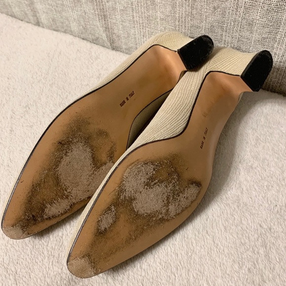 SALVATORE FERRAGAMO Narrow Fit Cream Kitten Heels - Picture 7 of 10